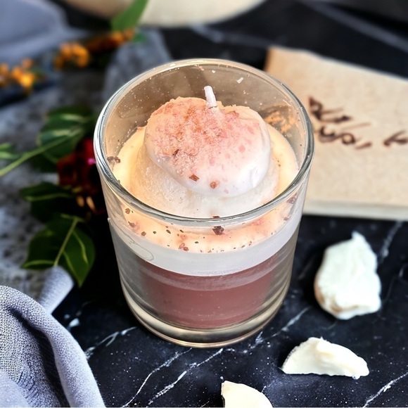 ⚠️SALE Candle // Cute Handmade Soy Wax Candle SEND OFFERS🥳 - Picture 5 of 5